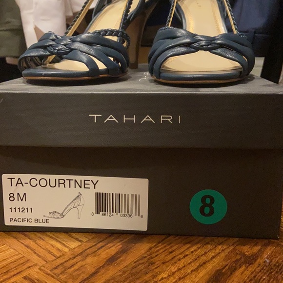 TAHARI COURTNEY heels - Picture 2 of 5